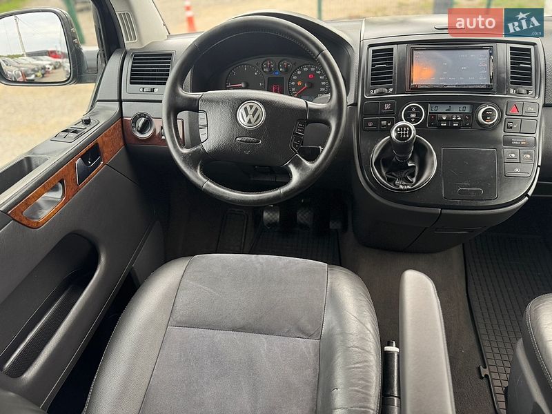 Минивэн Volkswagen Multivan 2009 в Умани