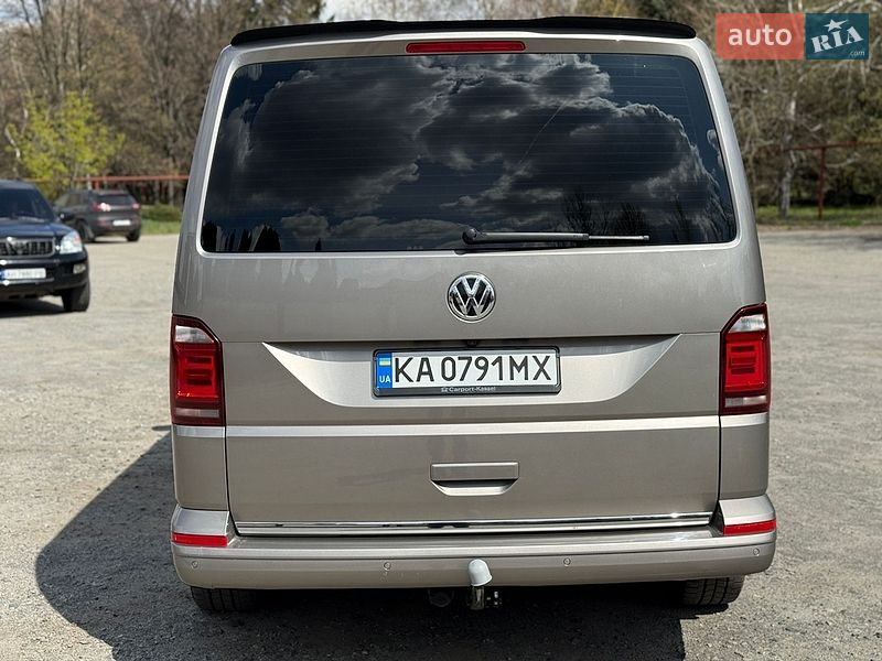 Минивэн Volkswagen Multivan 2017 в Киеве