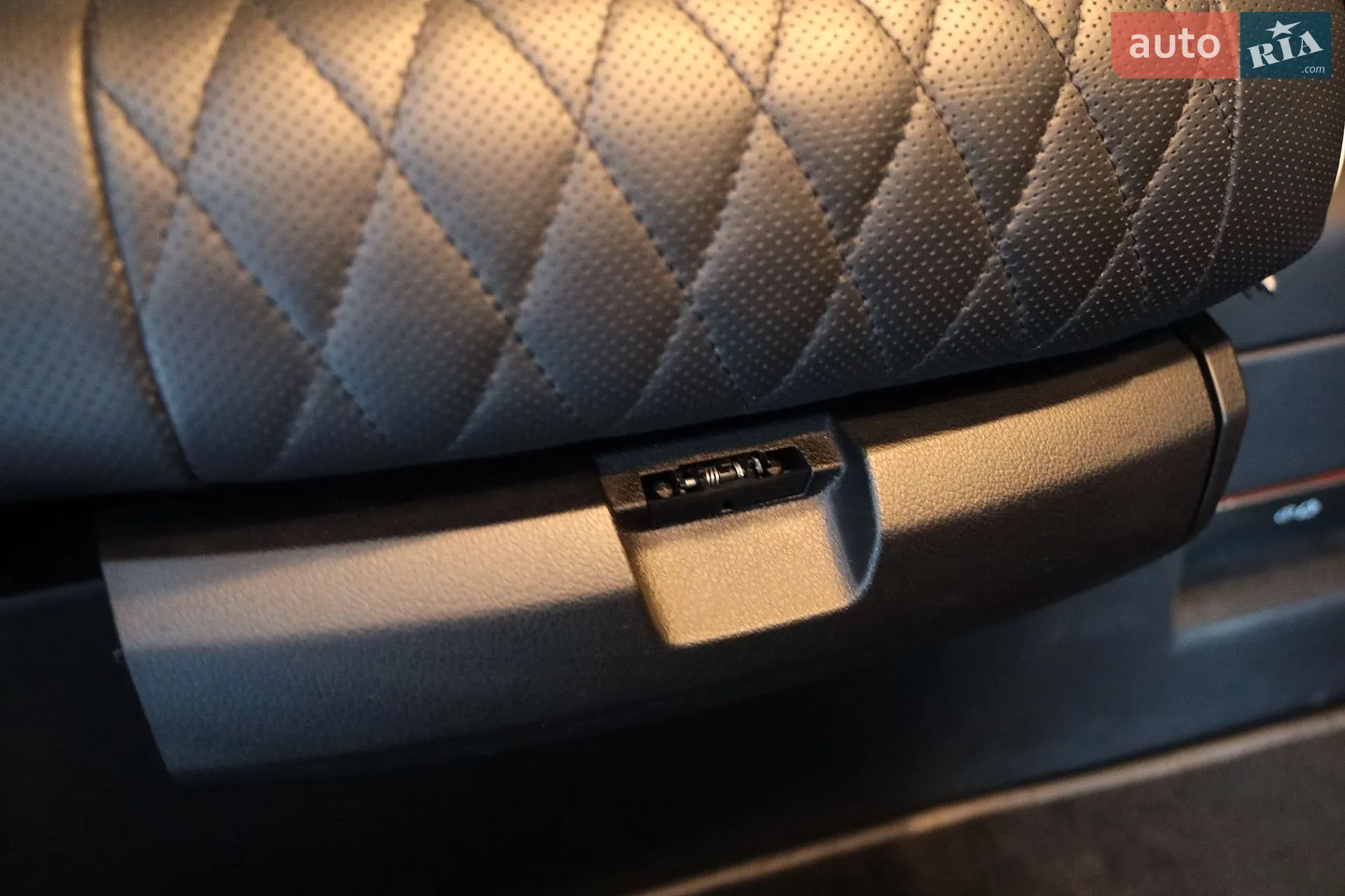 2015 Volkswagen Multivan - мініатюра 36