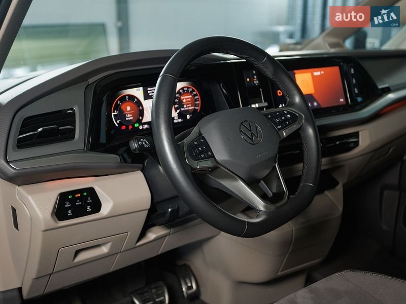Минивэн Volkswagen Multivan 2024 в Черновцах