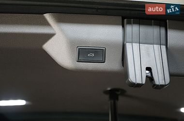 Минивэн Volkswagen Multivan 2024 в Черновцах