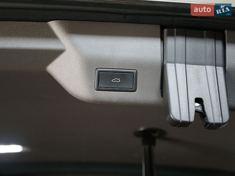 Минивэн Volkswagen Multivan 2024 в Черновцах
