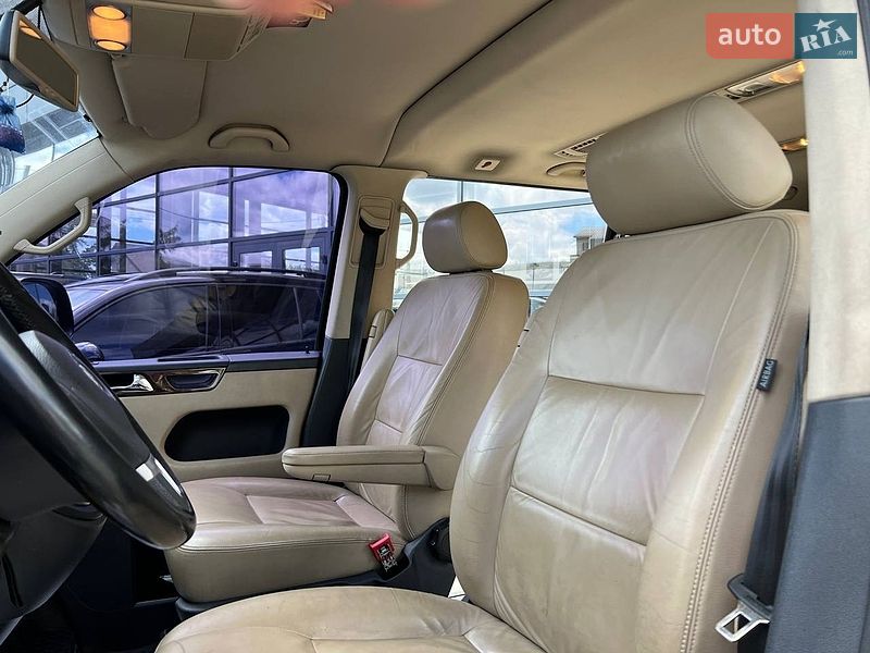 Минивэн Volkswagen Multivan 2011 в Ивано-Франковске