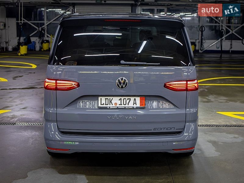 Минивэн Volkswagen Multivan 2022 в Черновцах