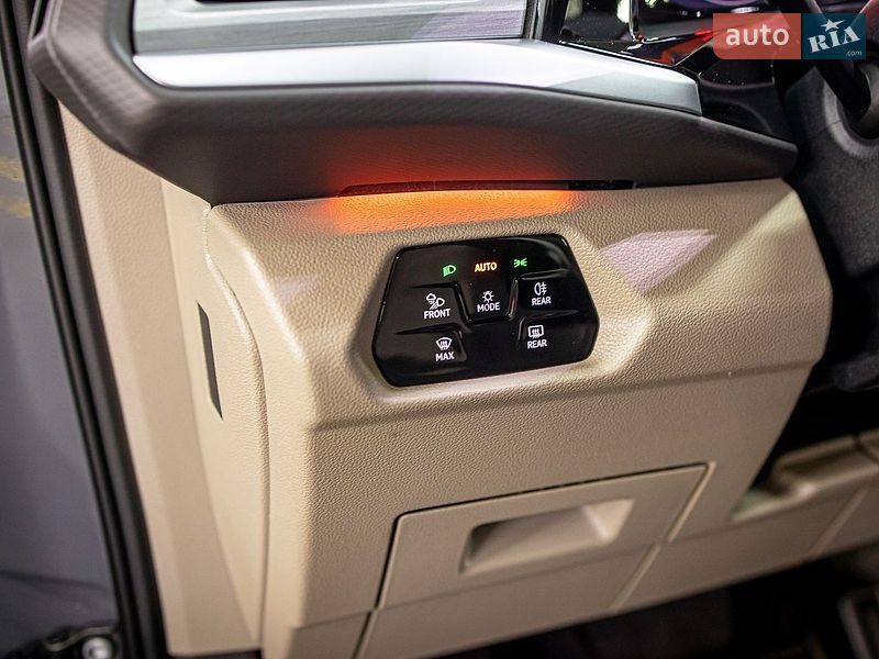Минивэн Volkswagen Multivan 2022 в Черновцах