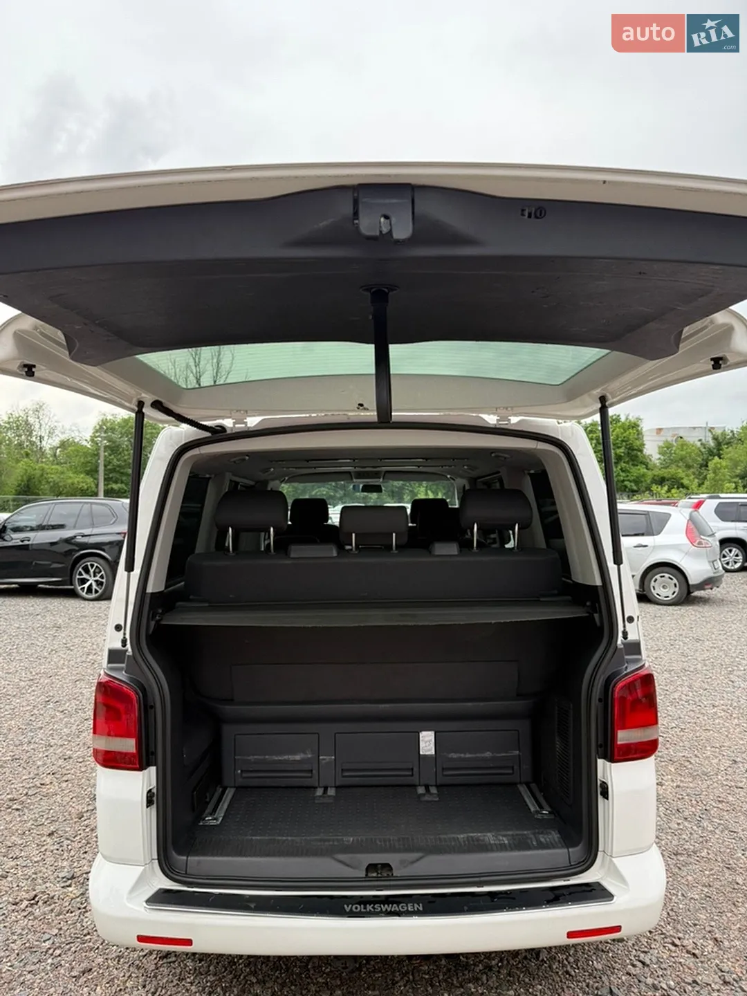 2010 Volkswagen Multivan - мініатюра 16