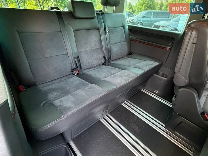 Мінівен Volkswagen Multivan 2008 в Дніпрі