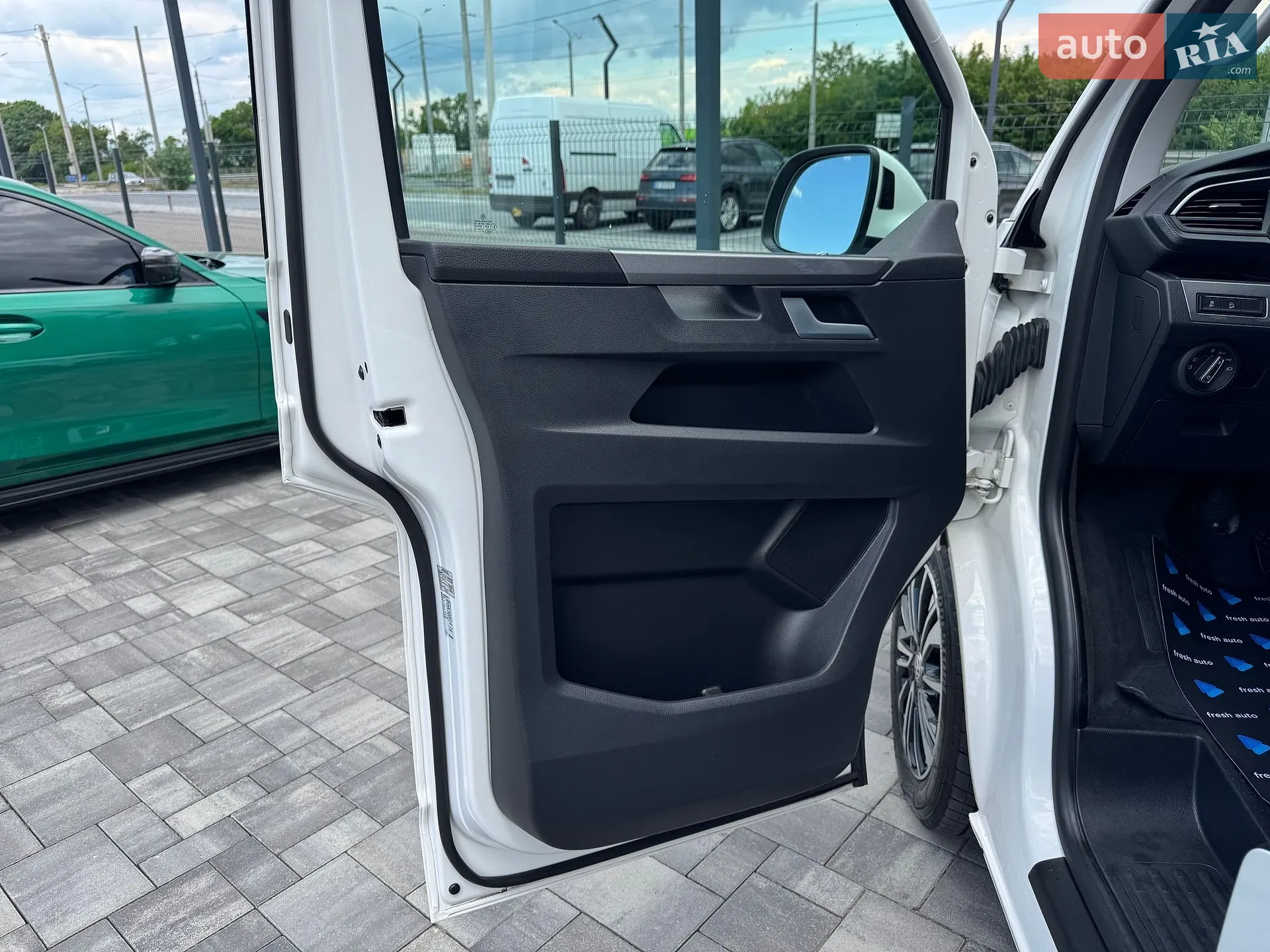 2021 Volkswagen Multivan - мініатюра 13