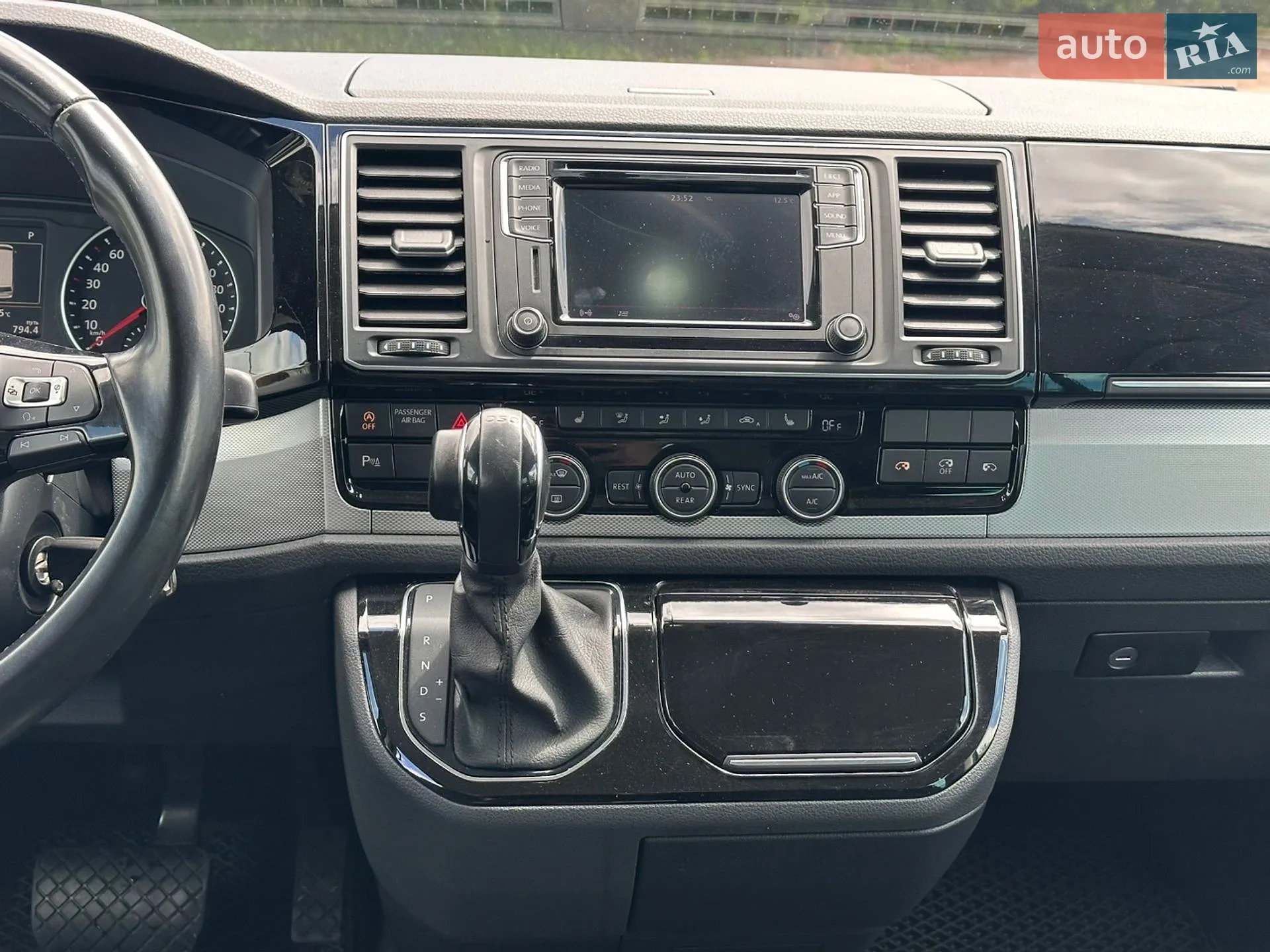 2018 Volkswagen Multivan - мініатюра 29