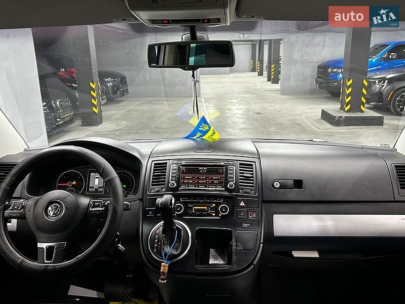 Минивэн Volkswagen Multivan 2014 в Черновцах