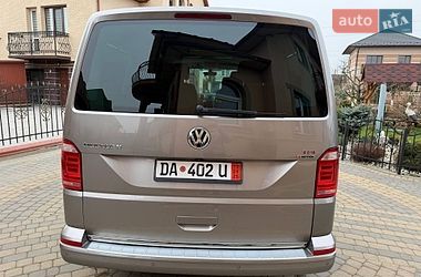Минивэн Volkswagen Multivan 2015 в Львове