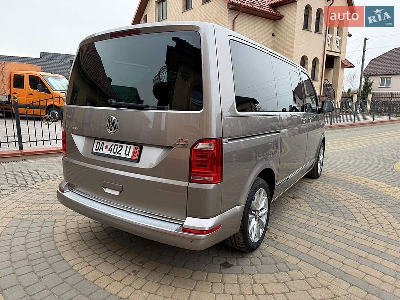 Минивэн Volkswagen Multivan 2015 в Львове