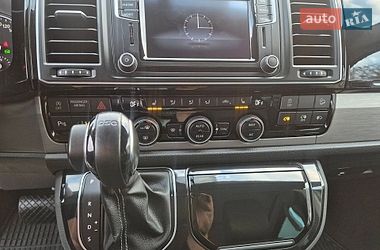 Минивэн Volkswagen Multivan 2015 в Львове