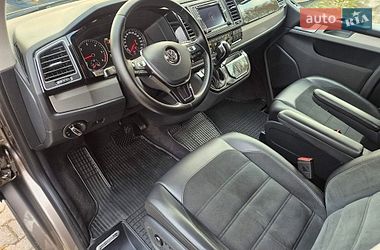 Минивэн Volkswagen Multivan 2015 в Львове