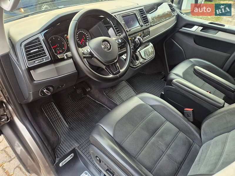 Минивэн Volkswagen Multivan 2015 в Львове