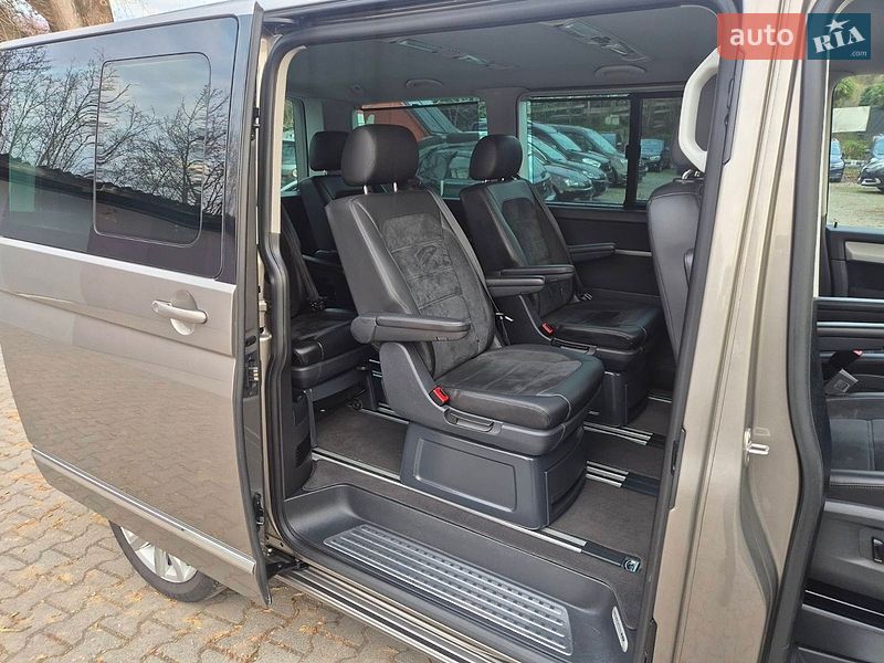 Минивэн Volkswagen Multivan 2015 в Львове