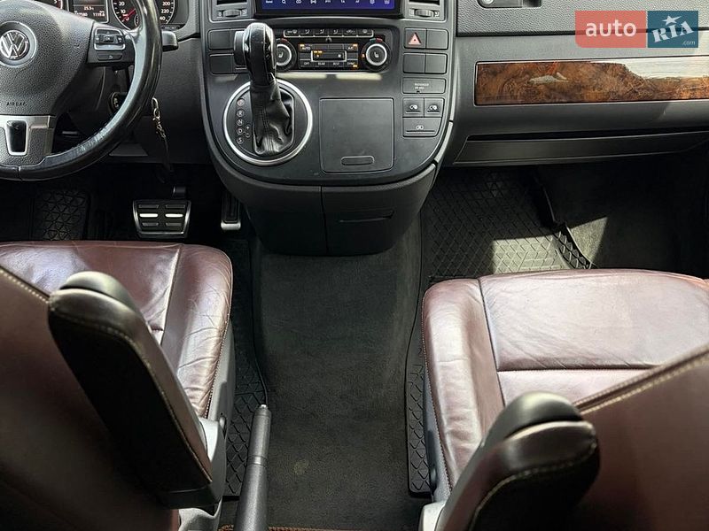 Минивэн Volkswagen Multivan 2015 в Ахтырке