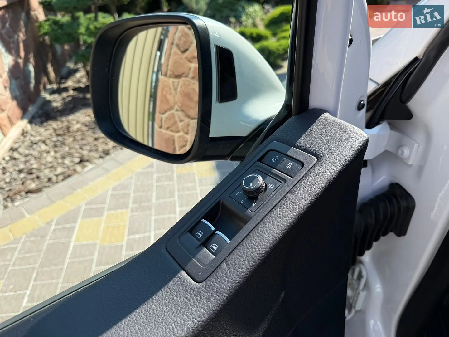2017 Volkswagen Multivan - мініатюра 20