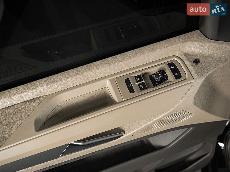 Минивэн Volkswagen Multivan 2022 в Луцке