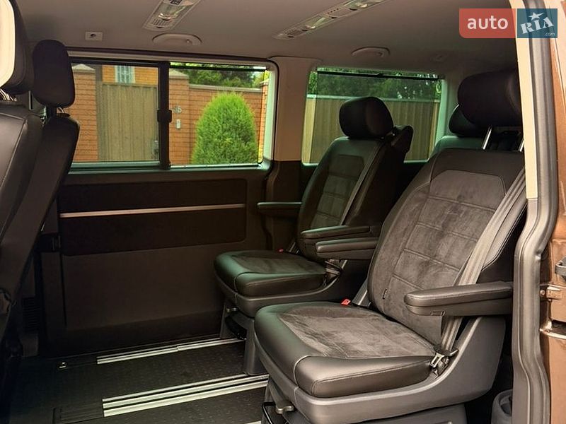 Мінівен Volkswagen Multivan 2017 в Дніпрі