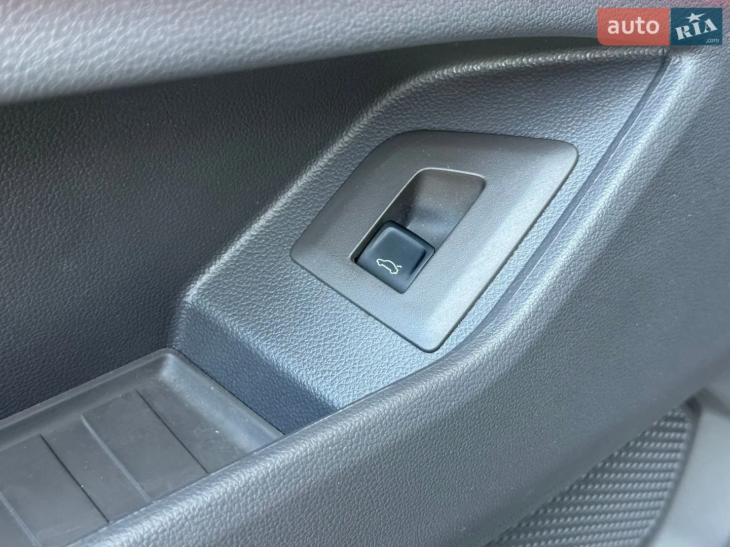 2025 Volkswagen Multivan - мініатюра 23