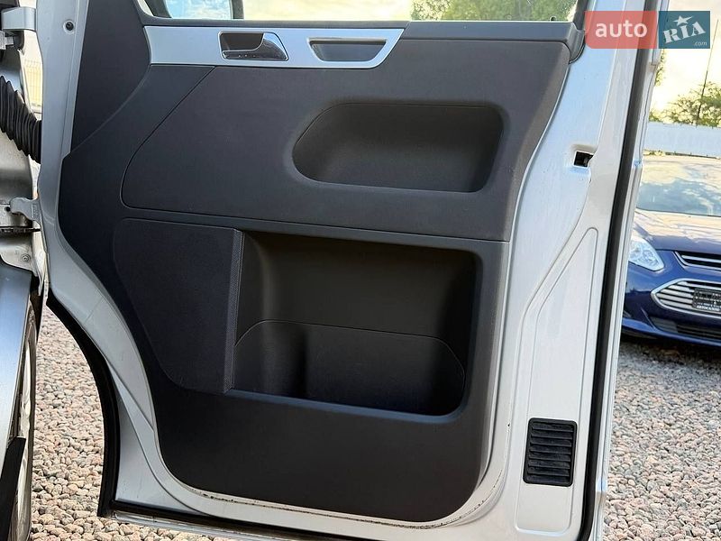 Минивэн Volkswagen Multivan 2011 в Одессе