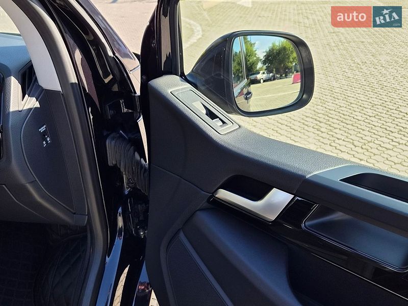 Минивэн Volkswagen Multivan 2017 в Черновцах
