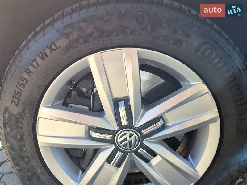 Минивэн Volkswagen Multivan 2017 в Черновцах