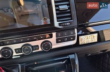 Минивэн Volkswagen Multivan 2017 в Черновцах