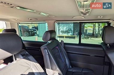 Минивэн Volkswagen Multivan 2017 в Черновцах