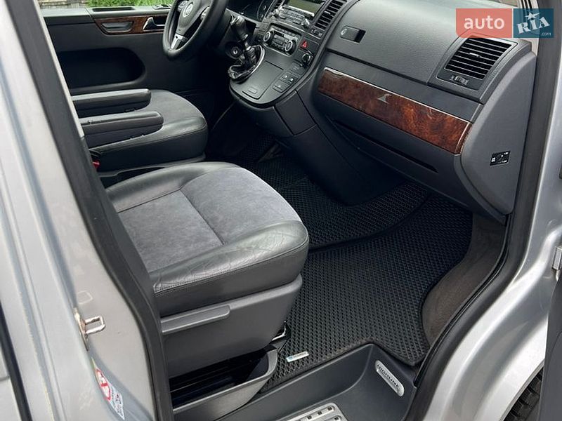 Мінівен Volkswagen Multivan 2011 в Черкасах