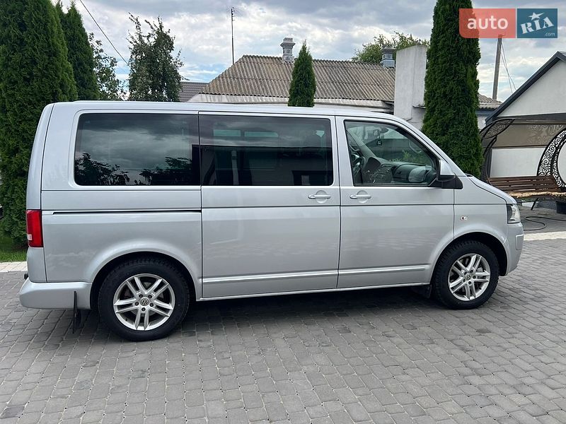 Мінівен Volkswagen Multivan 2011 в Черкасах
