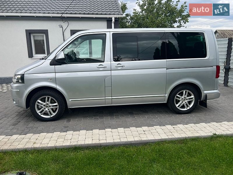 Мінівен Volkswagen Multivan 2011 в Черкасах