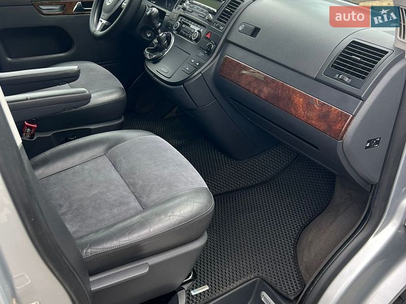 Мінівен Volkswagen Multivan 2011 в Черкасах