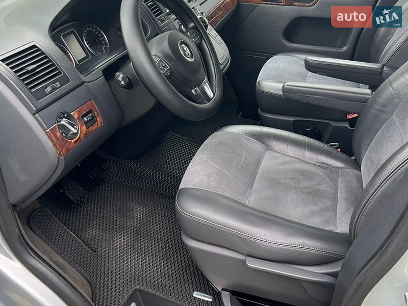 Мінівен Volkswagen Multivan 2011 в Черкасах