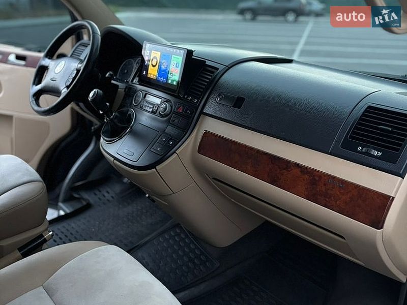 Минивэн Volkswagen Multivan 2007 в Киеве