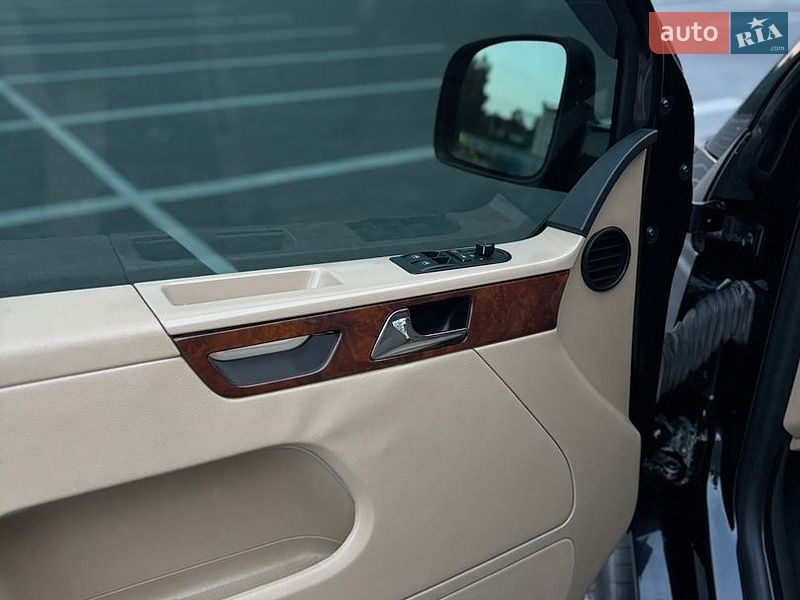 Минивэн Volkswagen Multivan 2007 в Киеве