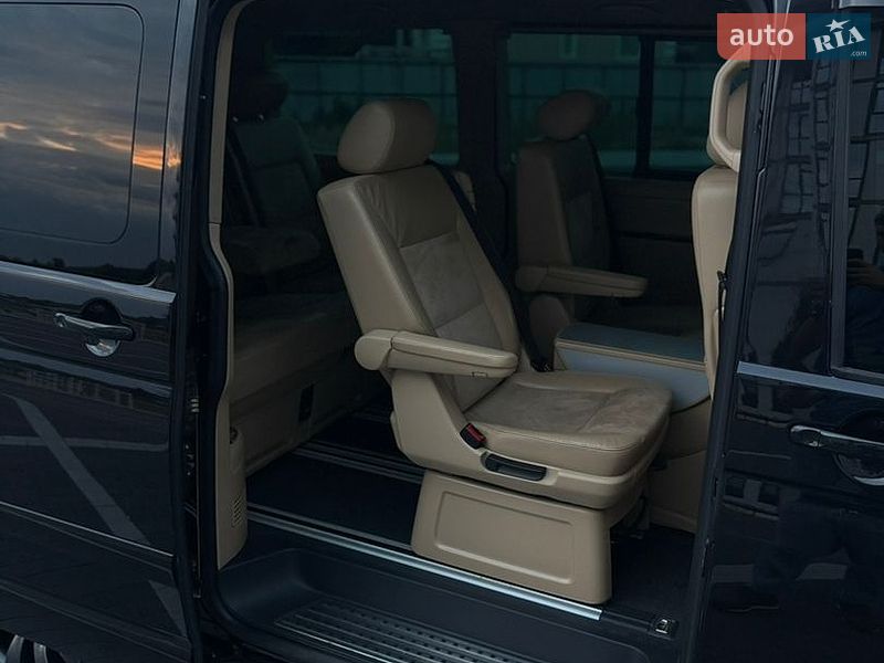 Минивэн Volkswagen Multivan 2007 в Киеве