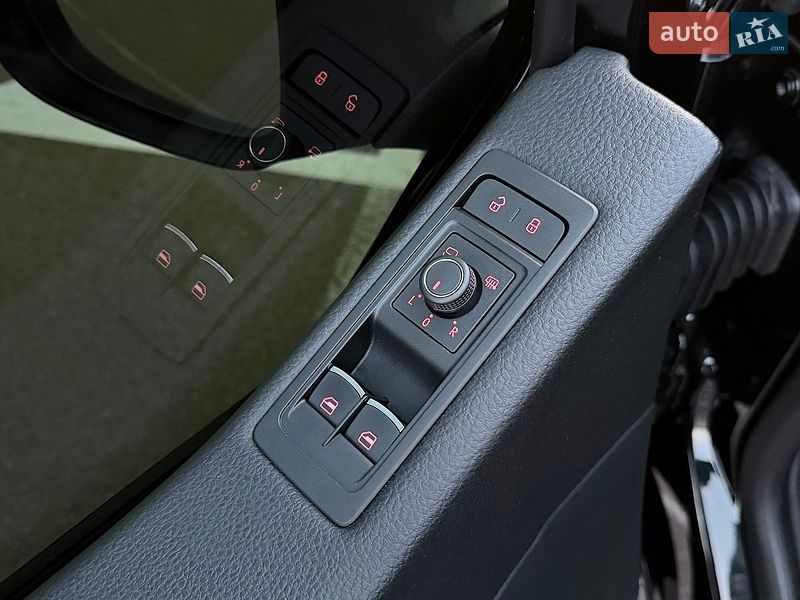 Минивэн Volkswagen Multivan 2019 в Киеве