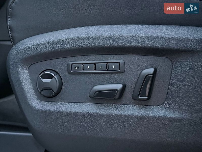 Минивэн Volkswagen Multivan 2019 в Киеве
