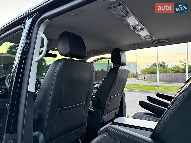 Минивэн Volkswagen Multivan 2019 в Киеве