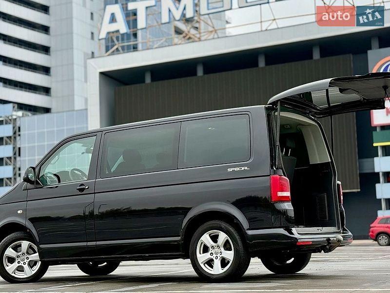 Минивэн Volkswagen Multivan 2013 в Киеве