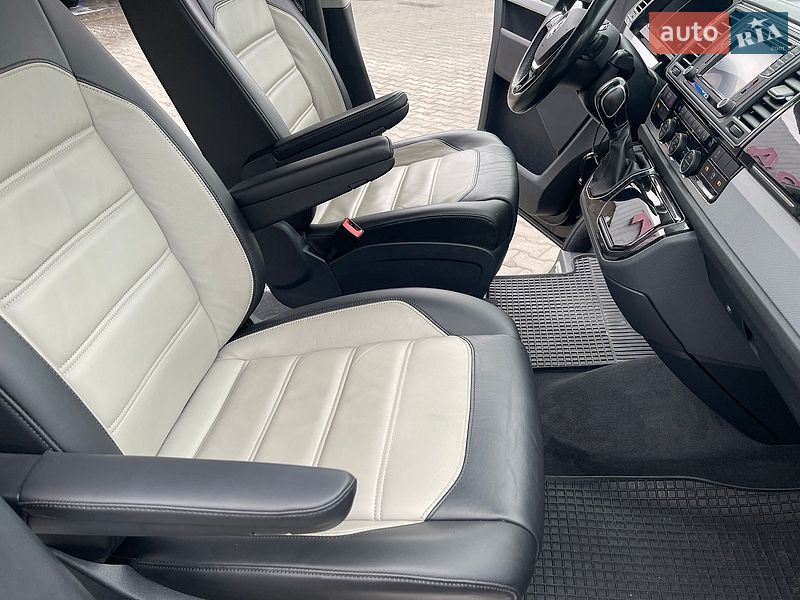 Минивэн Volkswagen Multivan 2016 в Луцке