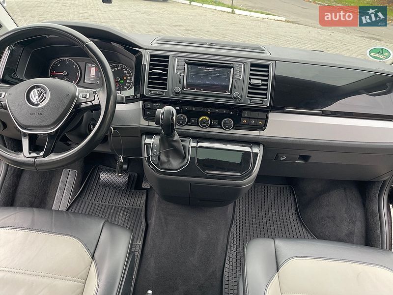 Минивэн Volkswagen Multivan 2016 в Луцке