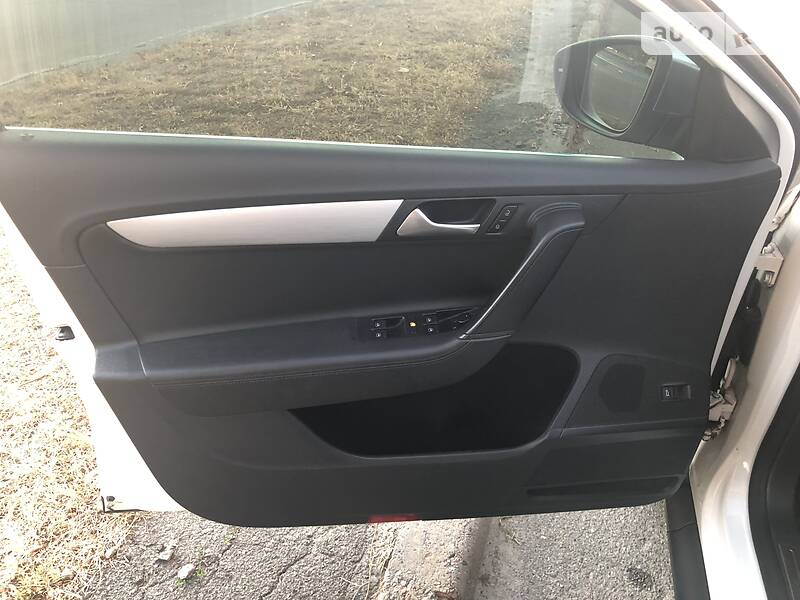 Універсал Volkswagen Passat Alltrack 2014 в Києві