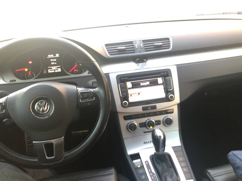 Універсал Volkswagen Passat Alltrack 2014 в Києві