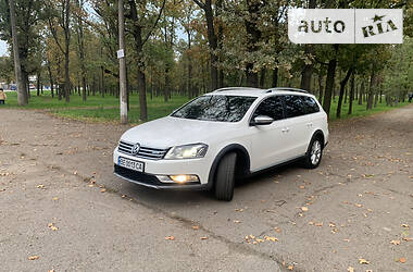 Универсал Volkswagen Passat Alltrack 2014 в Николаеве