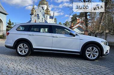 Универсал Volkswagen Passat Alltrack 2016 в Львове