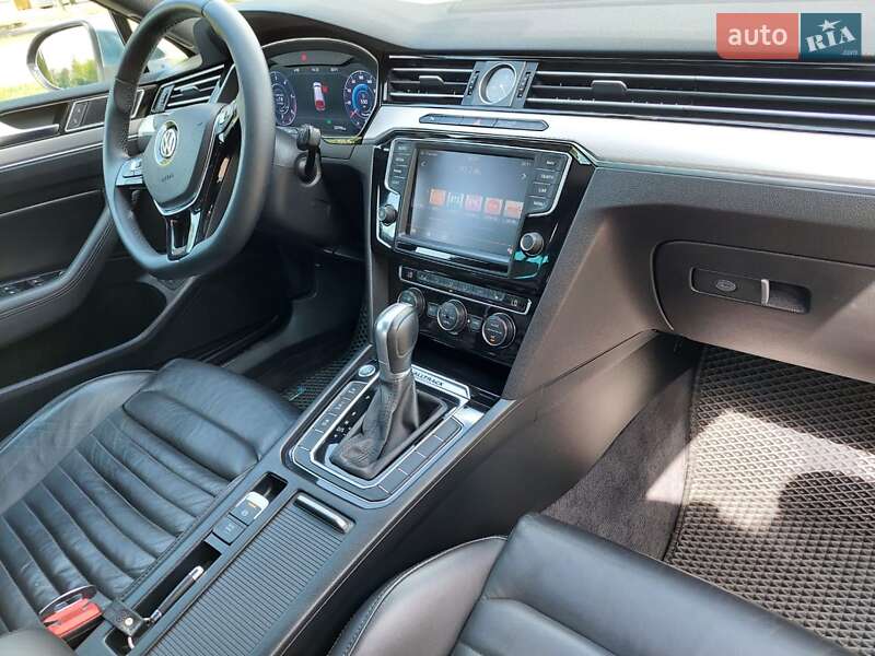 Универсал Volkswagen Passat Alltrack 2016 в Калуше