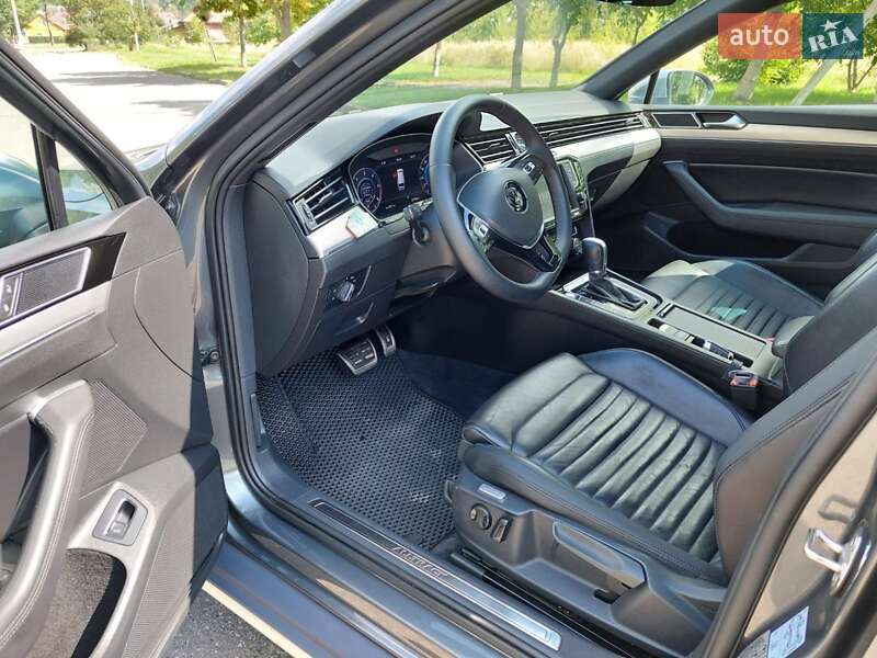 Универсал Volkswagen Passat Alltrack 2016 в Калуше